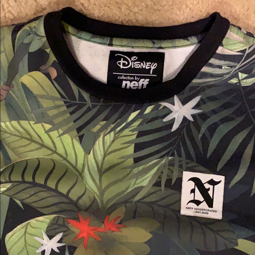 Neff Crew Neck - Picture 2 of 5